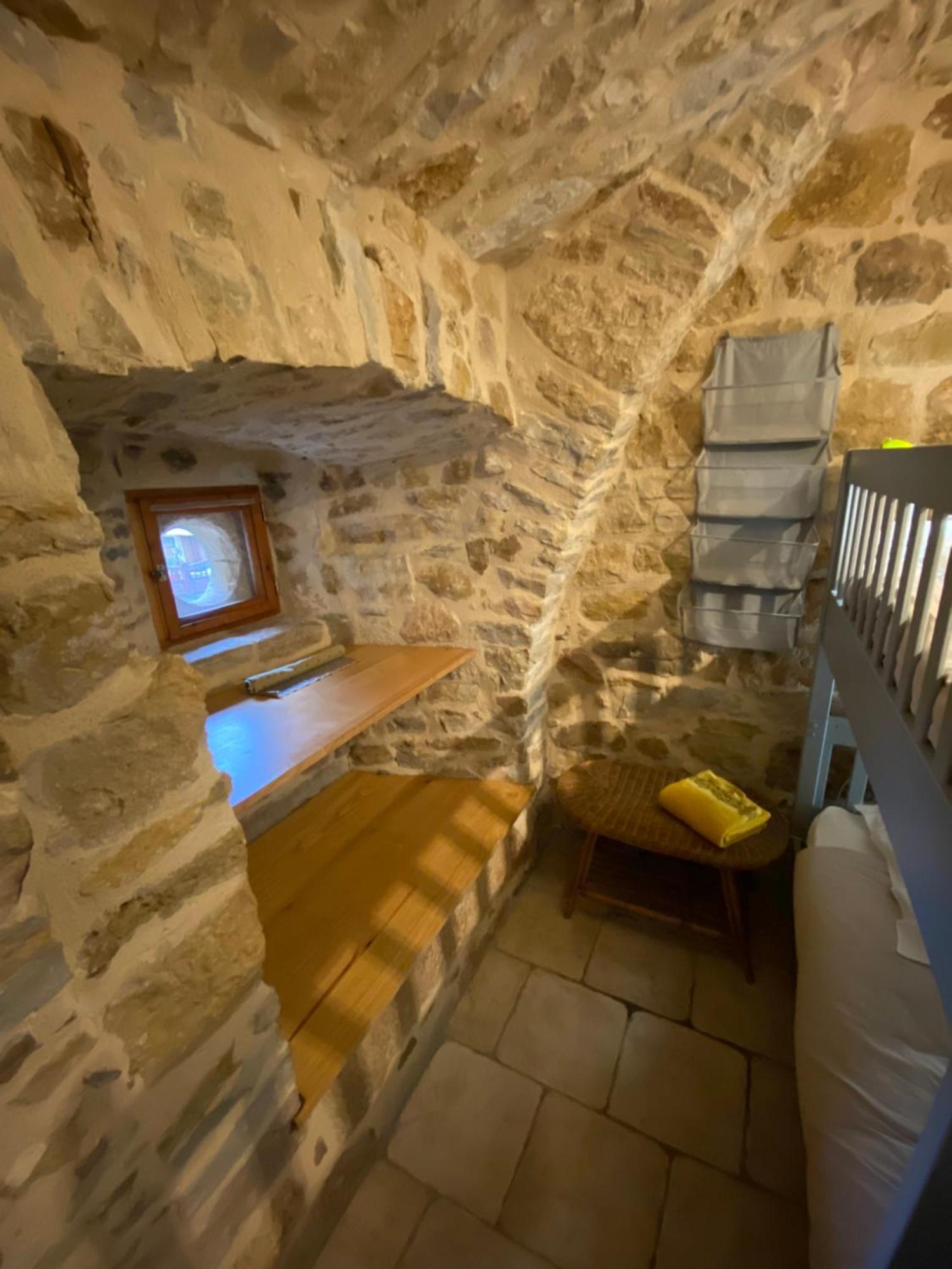 Les Caselles, Gite Et Maison D'Hotes Saint-Beauzely Exterior foto